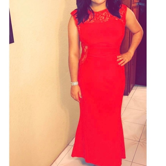 ✨R&M RICHARDS Red Lace Gown✨ - Picture 4 of 4